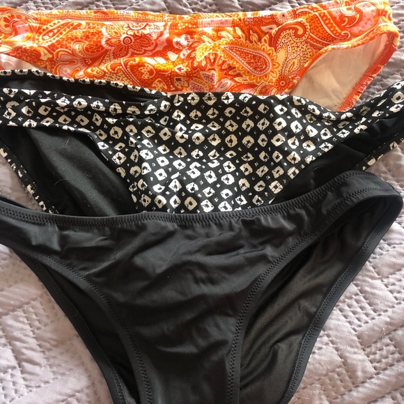 Lot of three sz l bikini/swim bottoms - Picture 1 of 3
